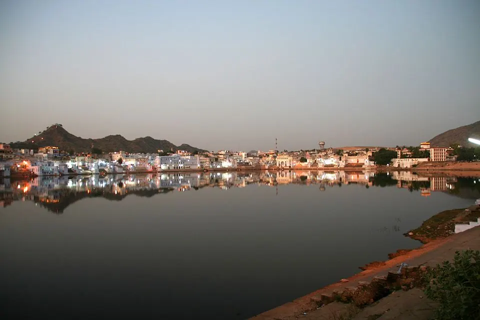Jaipur to Pushkar Cab Service - Pushkar Lake Sightseeing Cab